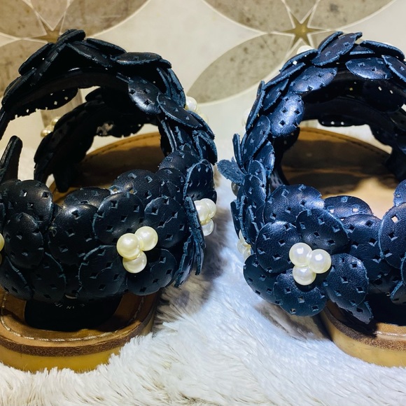 Chanel Black Leather Camellia Flower Flat Sandals - Picture 13 of 14